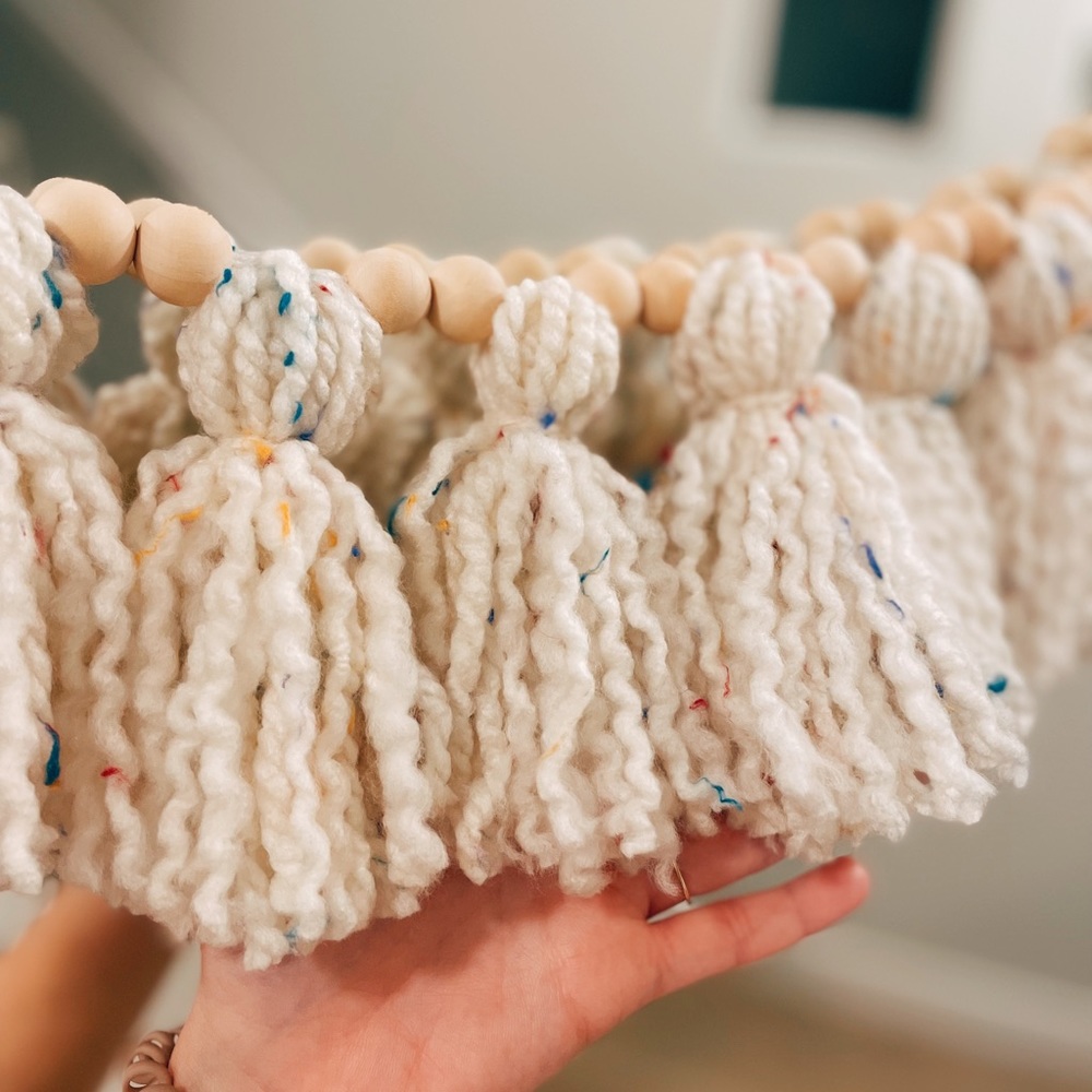 Speckled Tassel Garland